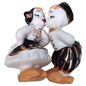 Vintage Kissing Figures, Hand Painted